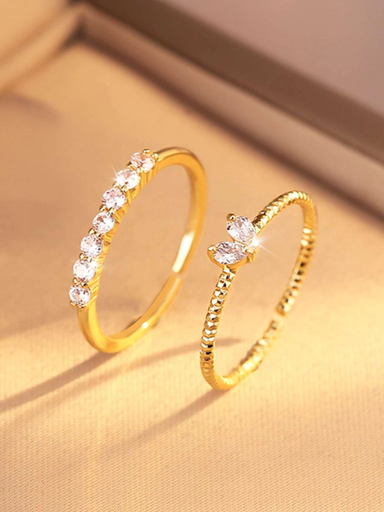Set Anillos dorados con circonio en acero inoxidable ajustable