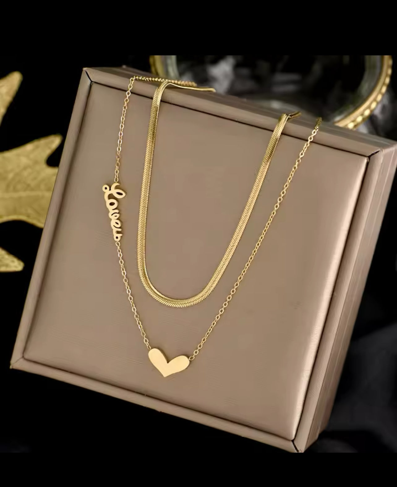 Collar doble dorado Love