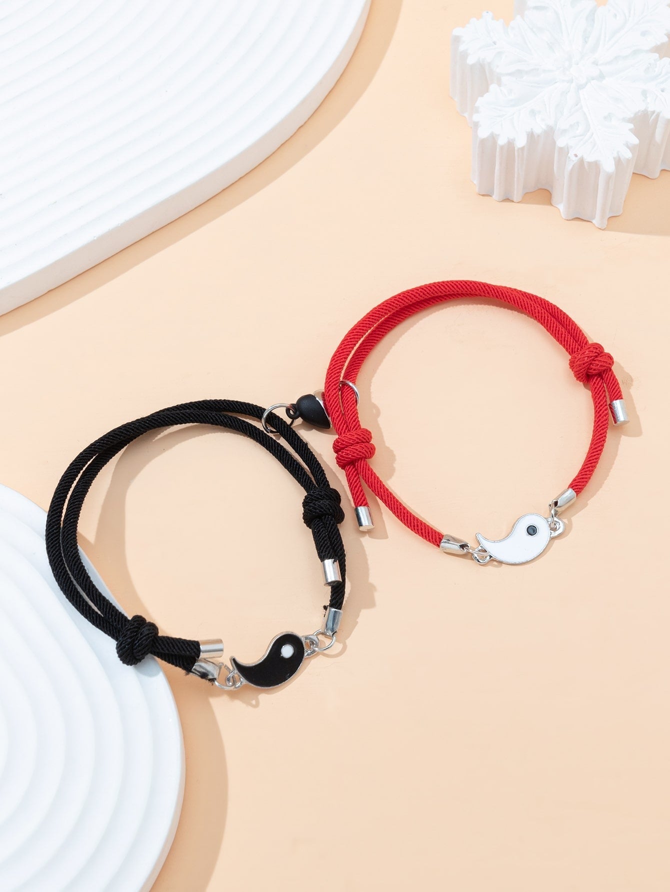 Pulsera Con diseño de Ying y Yang rojo y negro