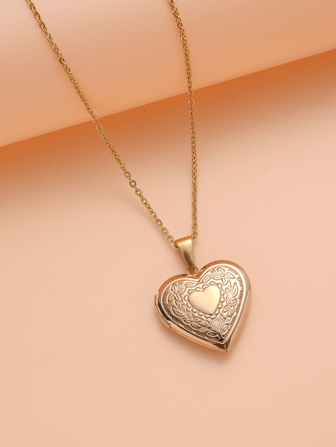 Collar Relicario personalizable Dorado
