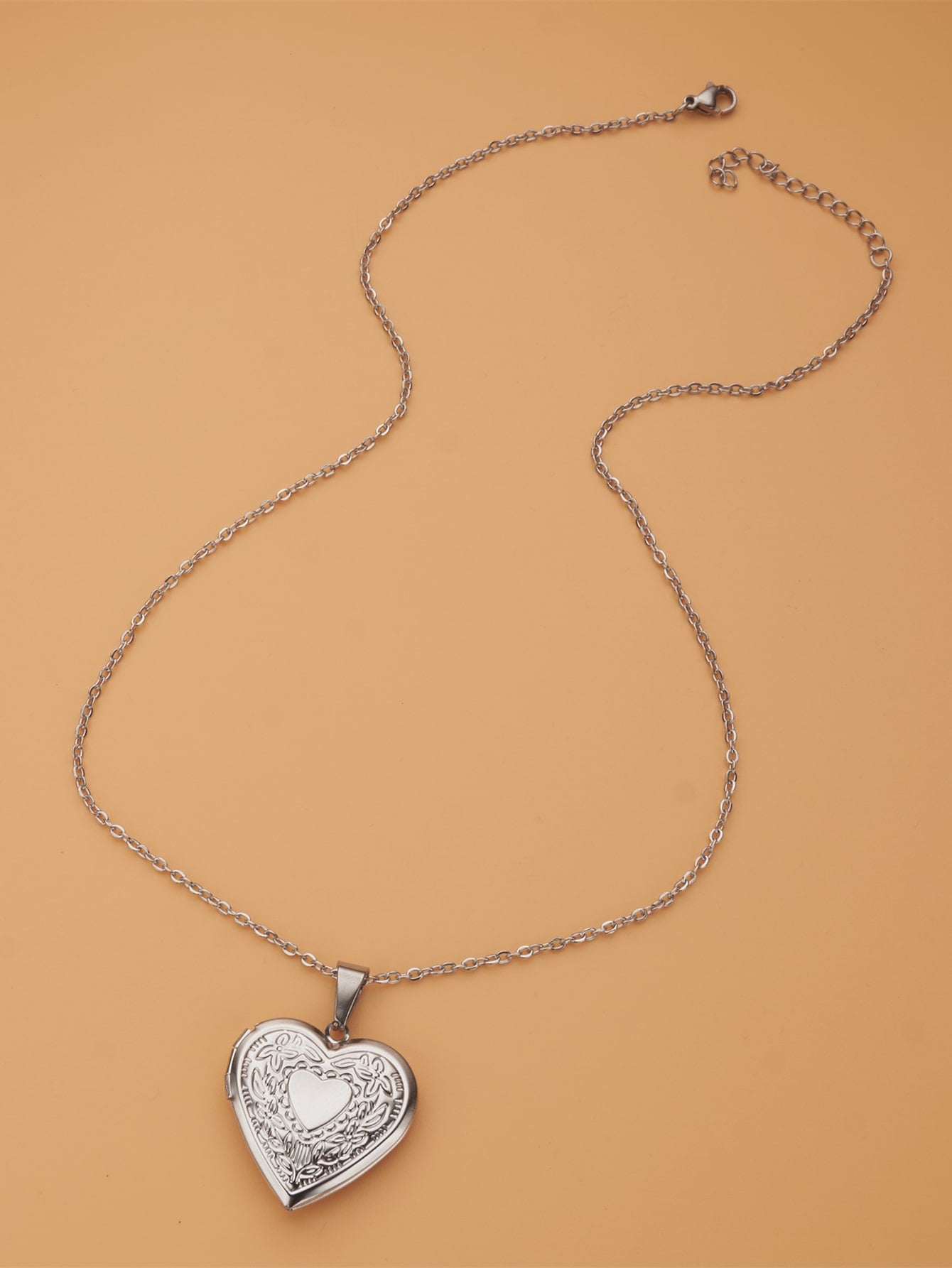 Collar Relicario Personalizable en Acero Inoxidable Plateado