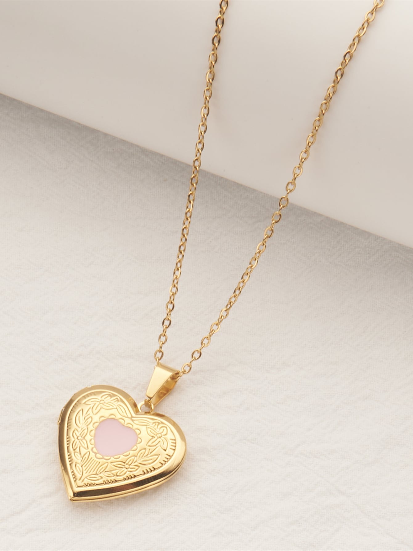 Collar Relicario personalizable Dorado
