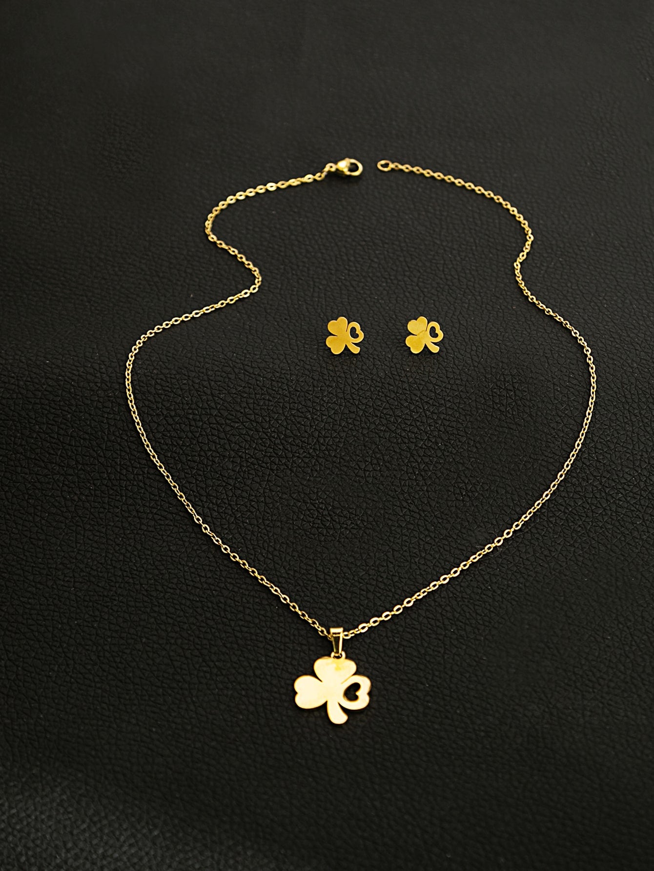 Set de 3 piezas Good Lucky en Acero Inoxidable Dorado