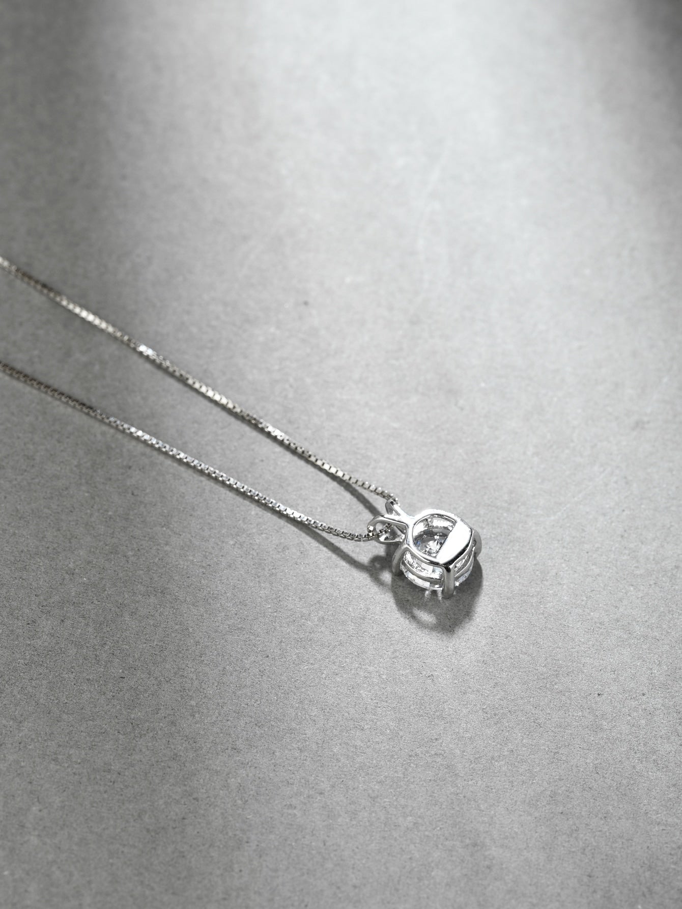 Collar de Plateado con Circonia Anika