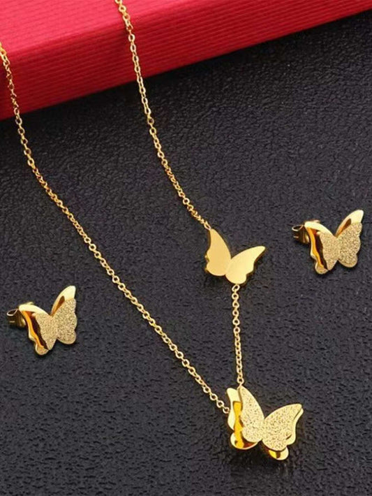Set collar y aretes dorado baño de oro 18k mariposa